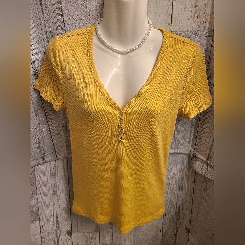 Women's Gap V-Neck Ribbed Henley, Color Golden Yellow, Size S
